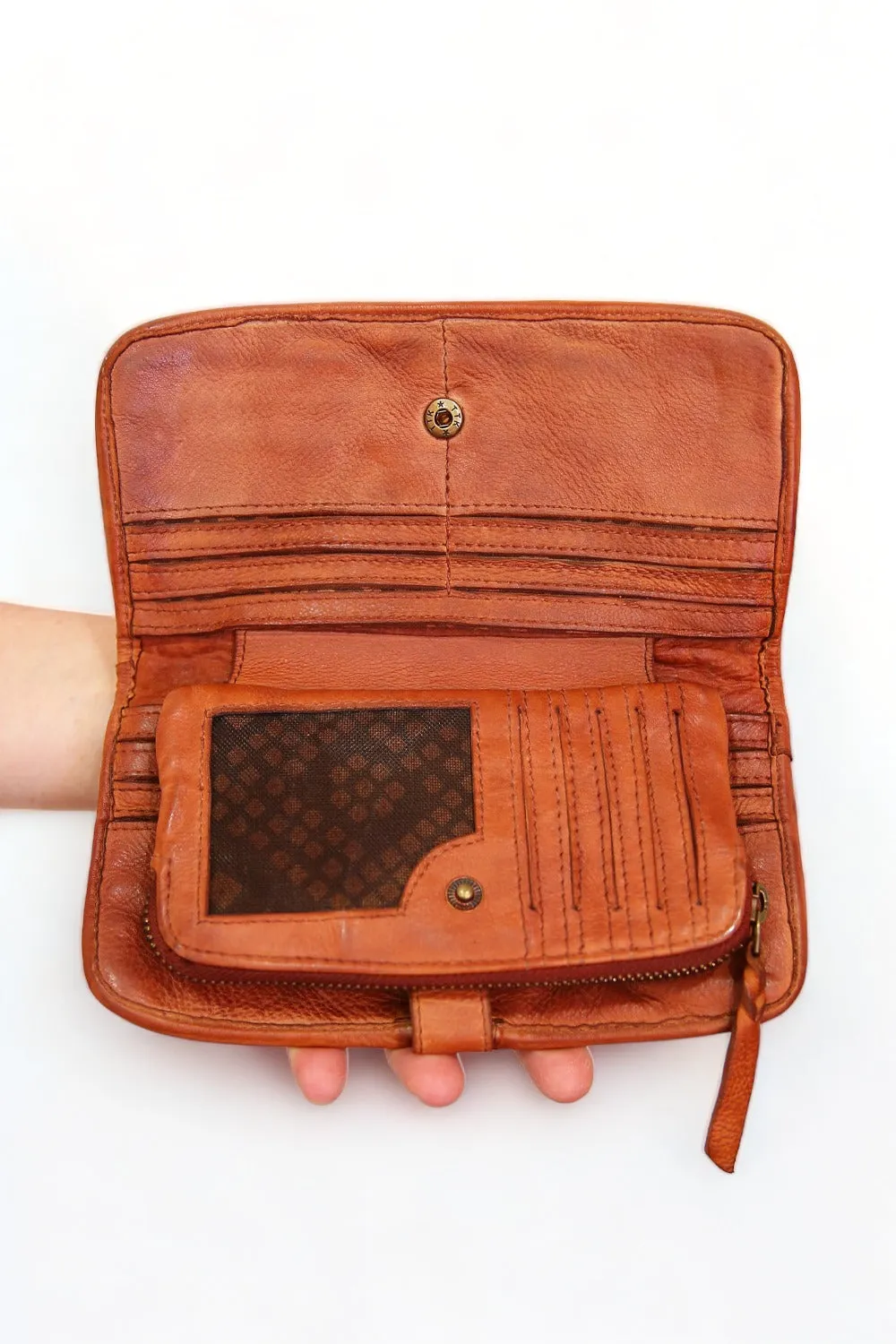 ART N' VINTAGE KEYA WALLET TAN