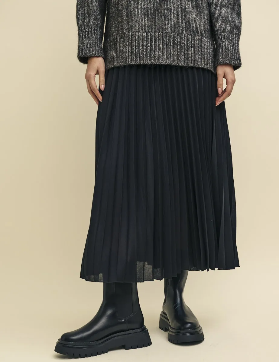 Black Pleated Midaxi Skirt