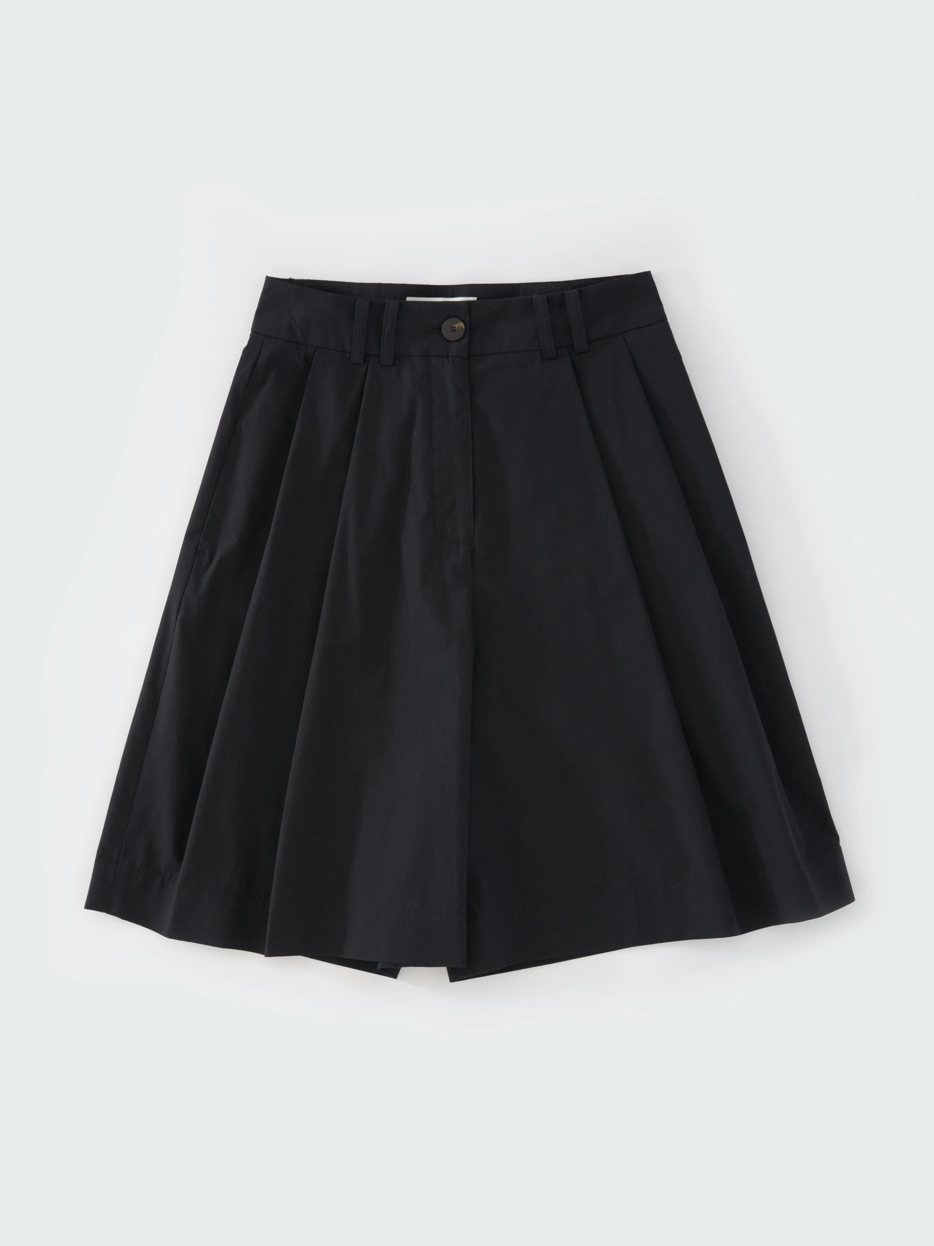 Cito Short in Black