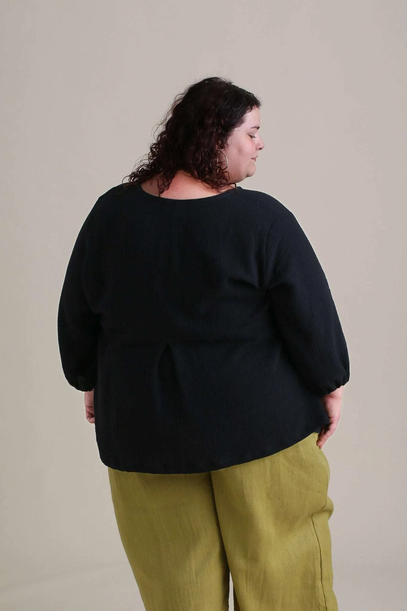 Gaia Top in Black | Nursing Friendly