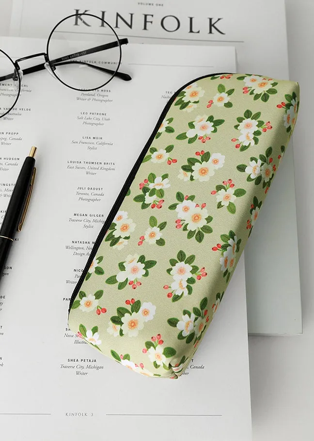 Light Green Graphic Pencil Cases Stationery Zipper School 19cm Office Cosmetics Pouches Artists Designer Prints Gifts Bags Purses Students Girls Cute Teens