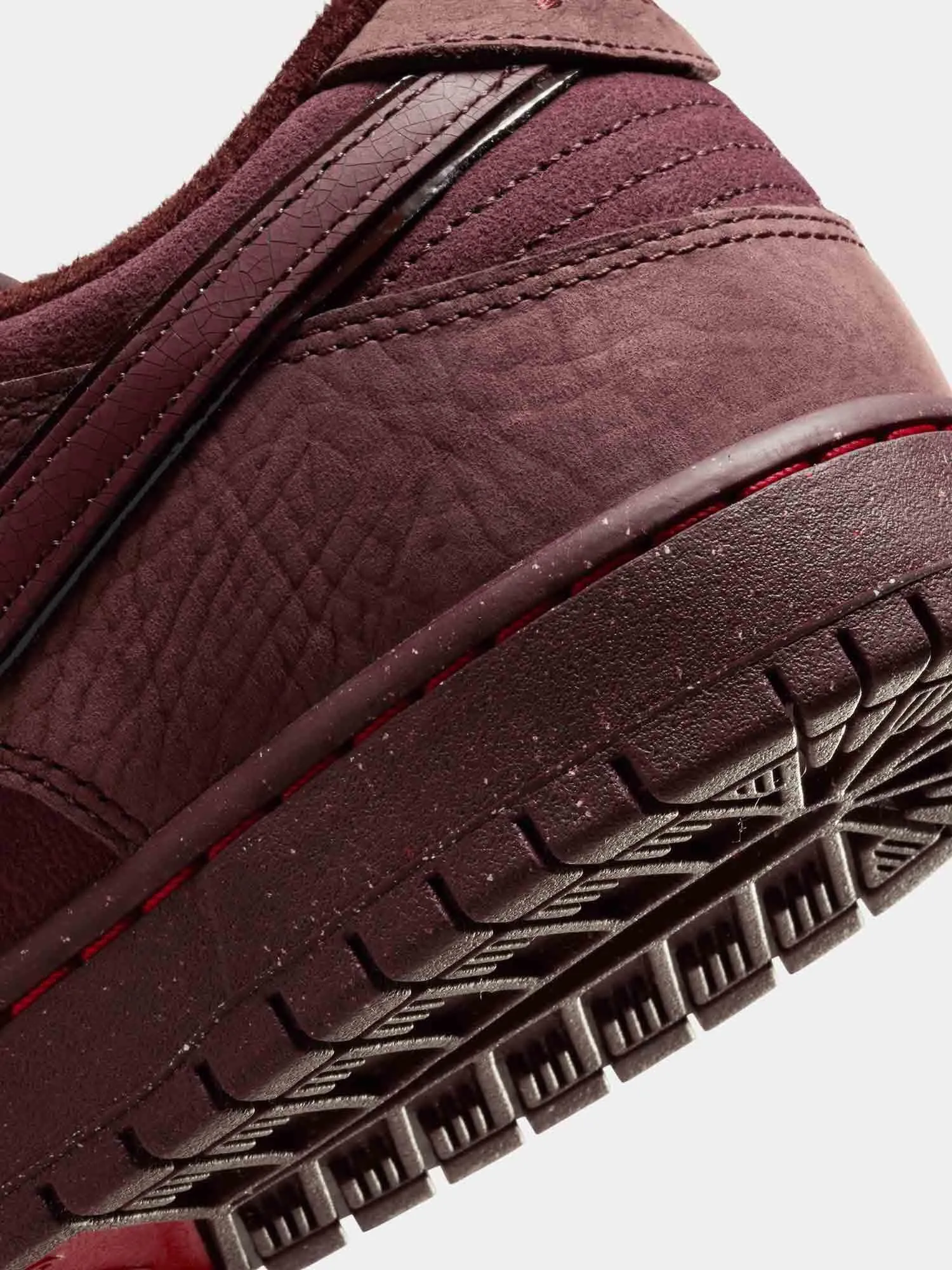 Nike SB Dunk Low Premium - City Of Love - Burgundy Crush